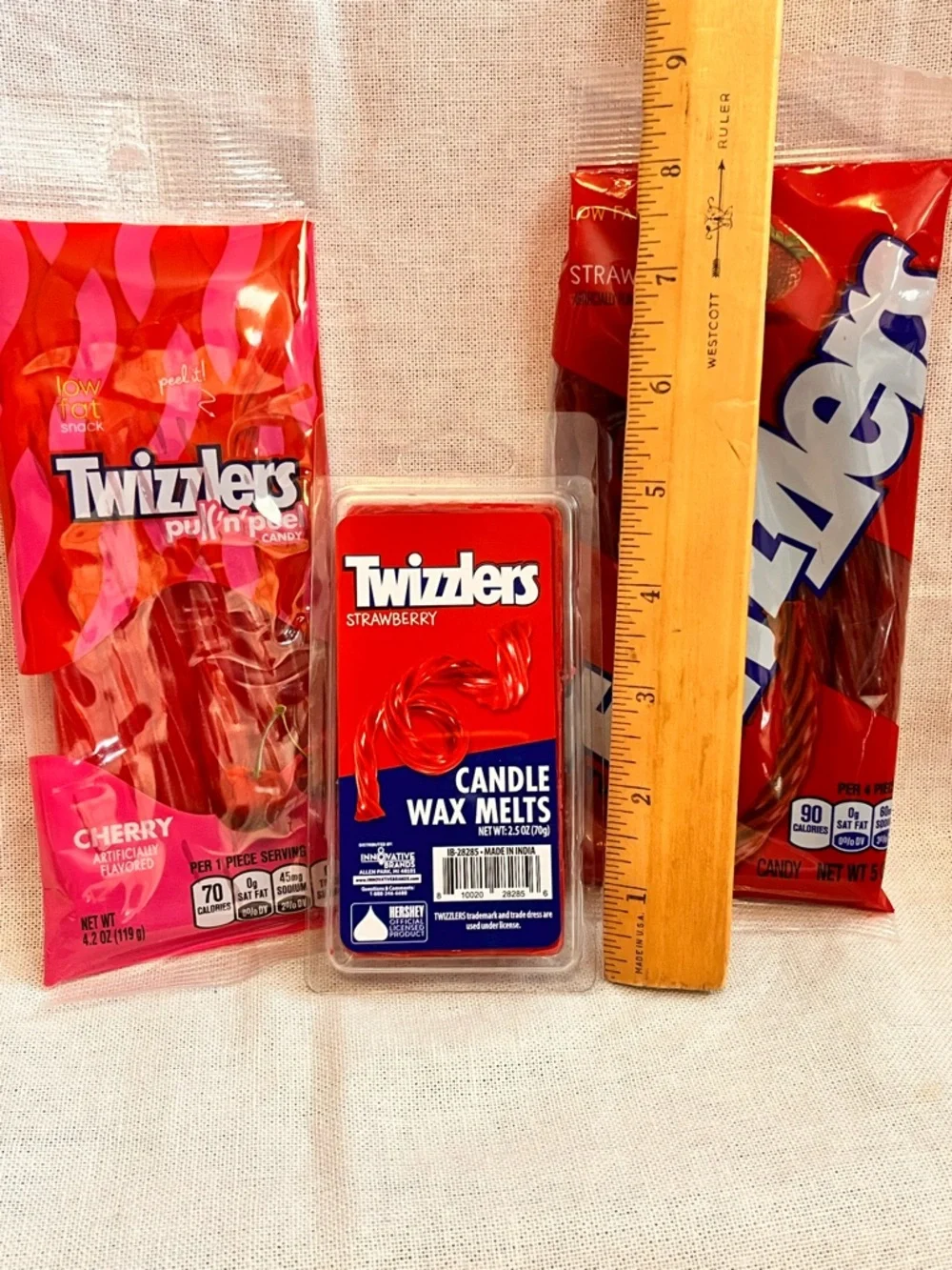 Twizzlers Red Strawberry & Cherry Wax Melts and Candy Pack - Red